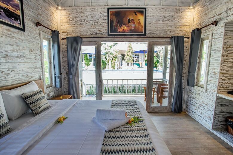 Hotel 221 Garden Cottages