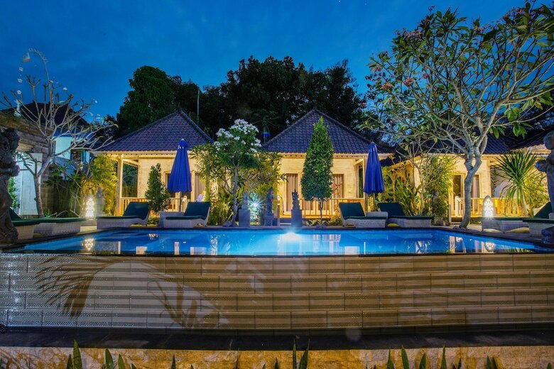 Hotel 221 Garden Cottages