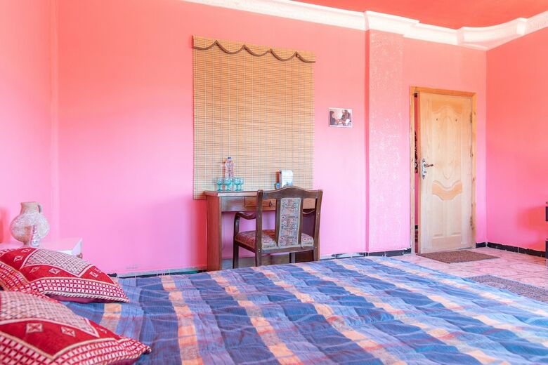 Hostal Bedouin Pink Ecohouse