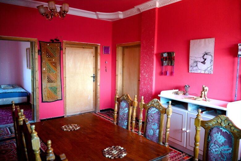 Hostal Bedouin Pink Ecohouse