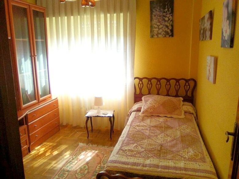 House With 3 Bedrooms In Oviedo, With Wifi
