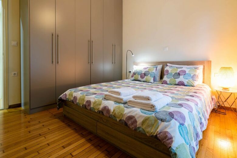 Luxury Apartment Next To Kallimarmaron