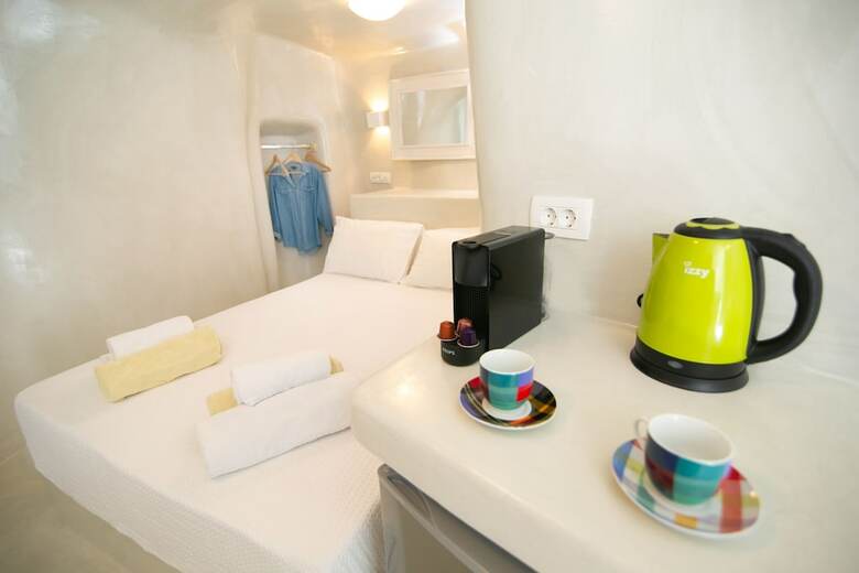 Hotel White Cave House