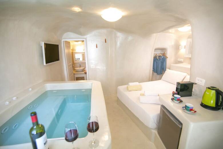 Hotel White Cave House