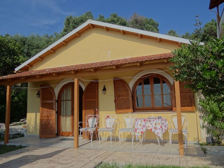 Hotel Eleni's Apartments & Studios