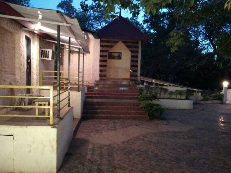 Hotel Redwood Resort Matheran