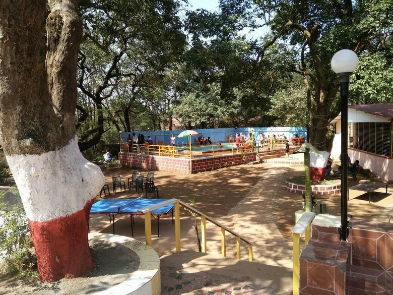 Hotel Redwood Resort Matheran