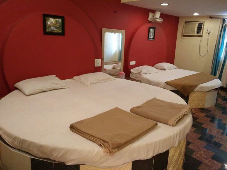 Hotel Redwood Resort Matheran