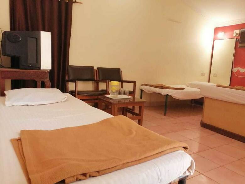 Hotel Redwood Resort Matheran
