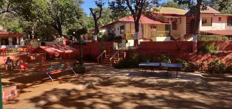Hotel Redwood Resort Matheran