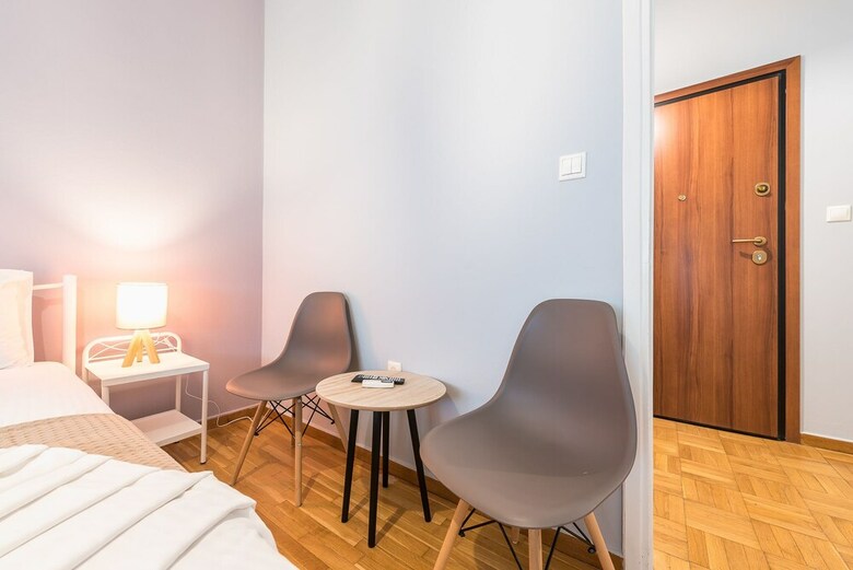 Urban Acropolis Apartment