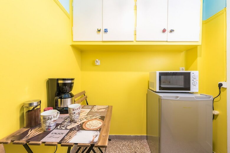 Urban Acropolis Apartment
