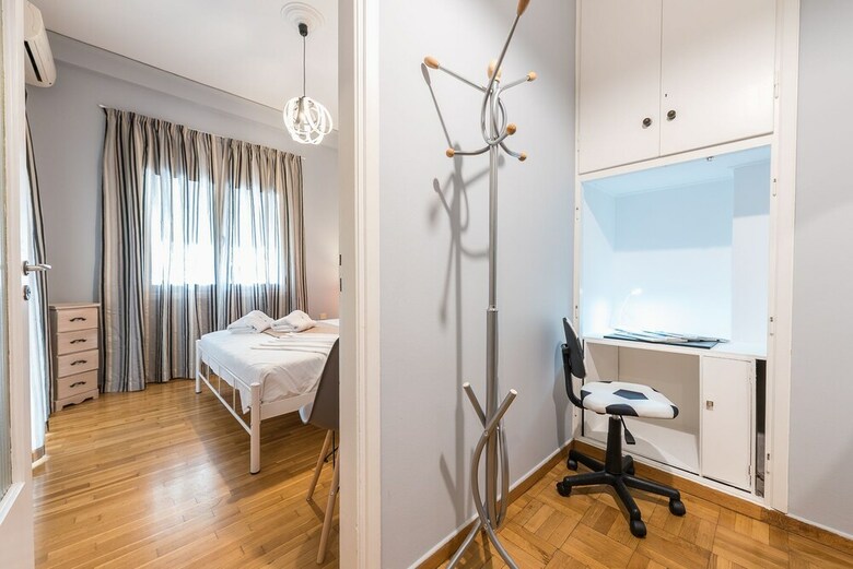 Urban Acropolis Apartment