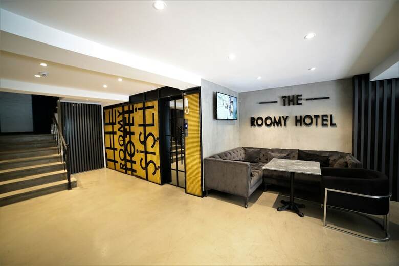 Hotel The Roomy