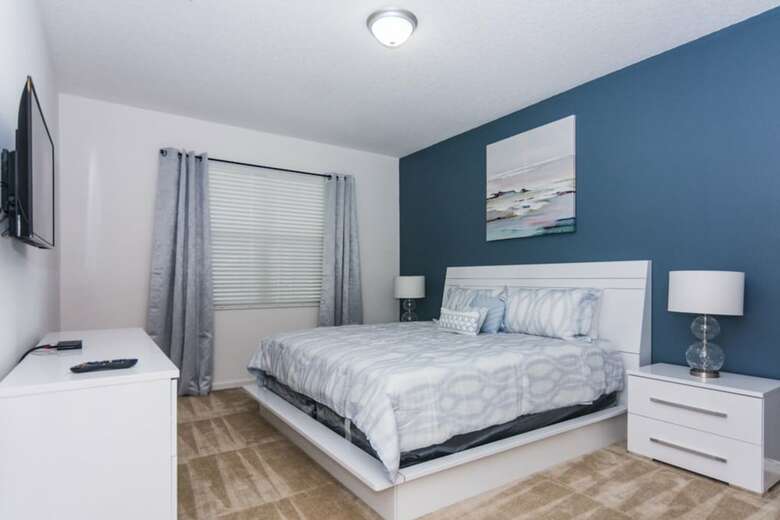 Stunning Vacation Home So2623