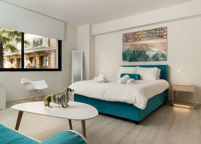 Apartamentos Plaka Heart