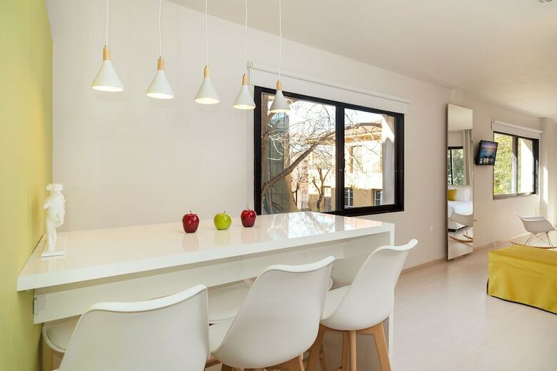 Apartamentos Plaka Heart