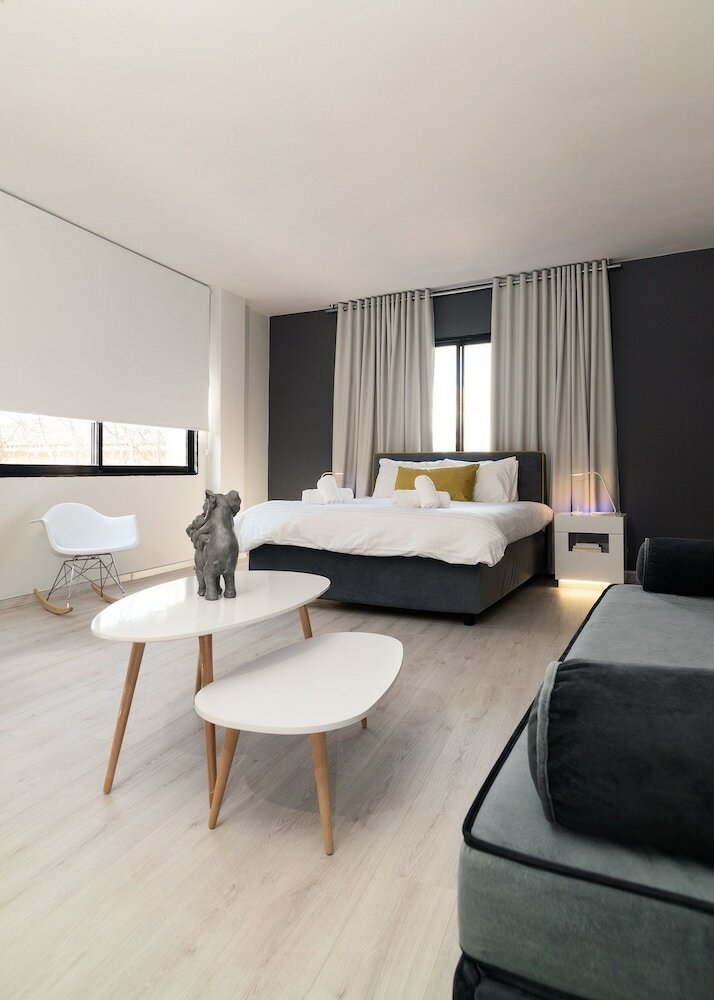 Apartamentos Plaka Heart