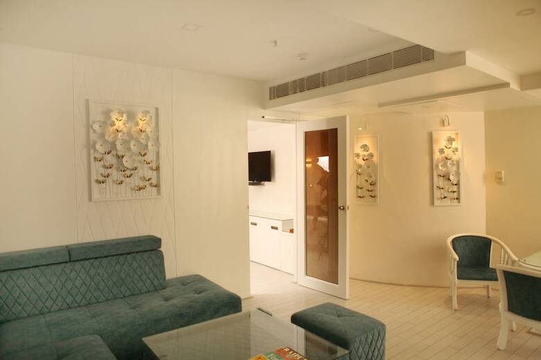 Hotel The Aananda Imperial