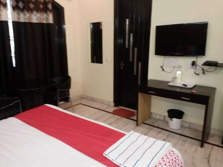 Hotel Comfort Rooms K R Group