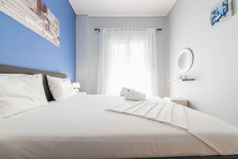 Warm Delightful Acropolis Apartment