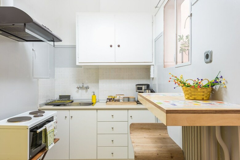 Warm Delightful Acropolis Apartment