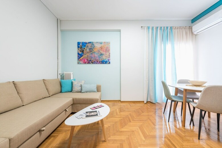 Warm Delightful Acropolis Apartment