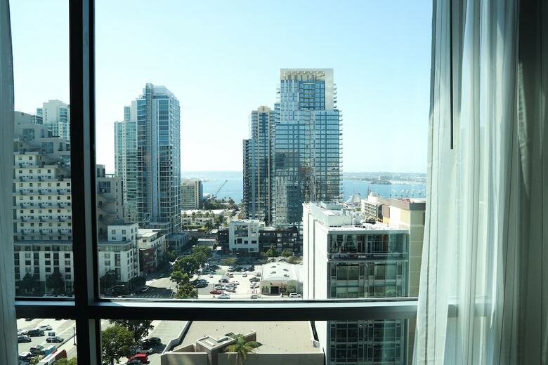 Carte Hotel San Diego Downtown, Curio Collection By Hilton