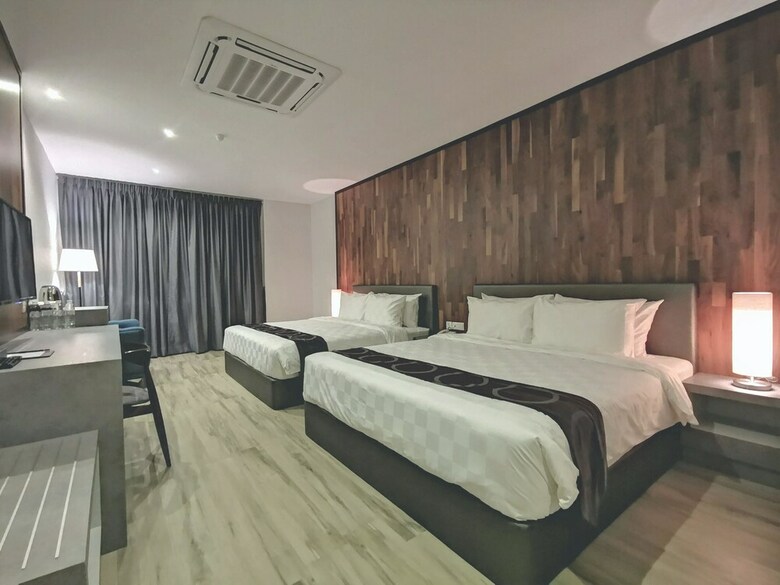 Frame Hotel