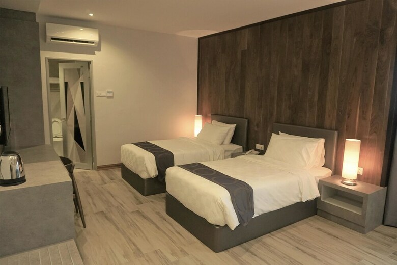Frame Hotel