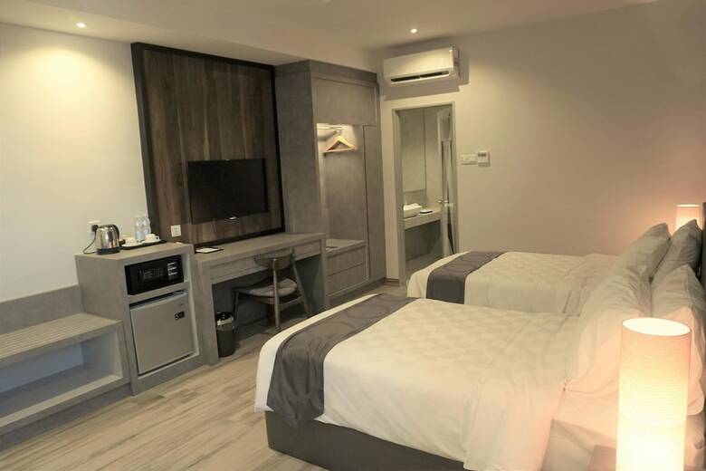 Frame Hotel
