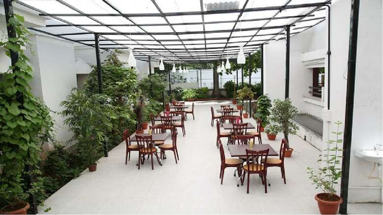 Hotel Yash Regency