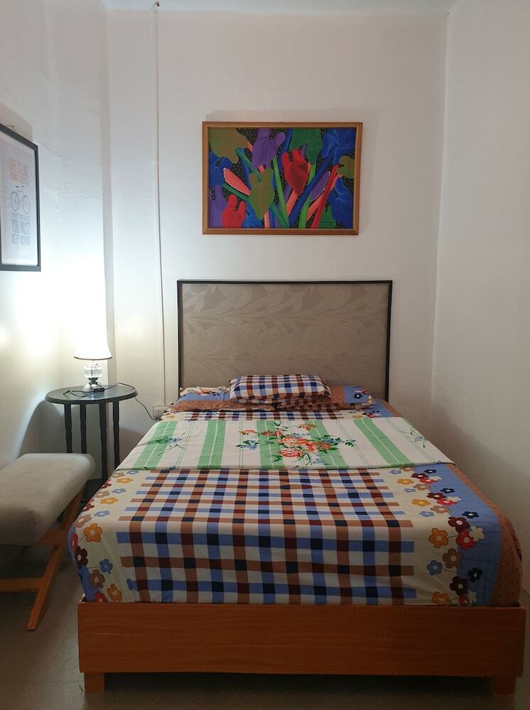Gardenpod Hostel + Caf�