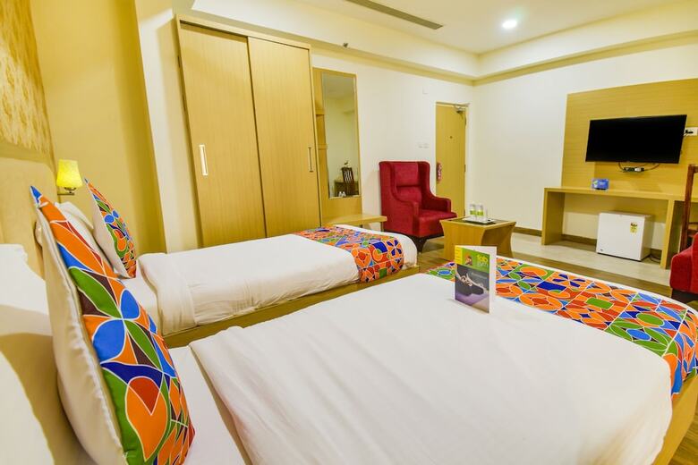 Fabhotel Aasana Grand