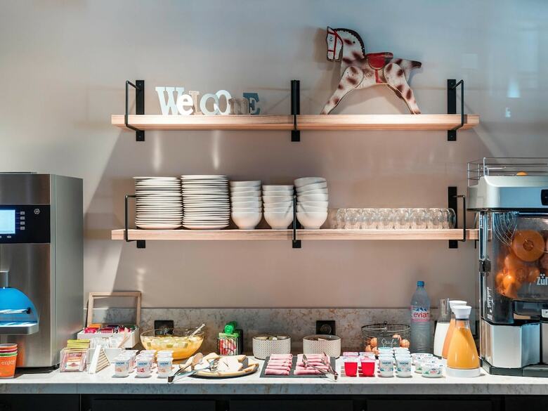 Hotel Ibis Styles Laval Centre Gare