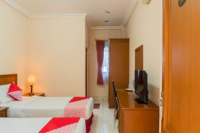 Hostal Oyo 701 Ardellia Hotel