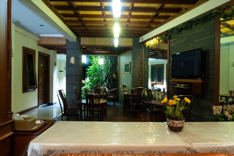 Hostal Oyo 701 Ardellia Hotel