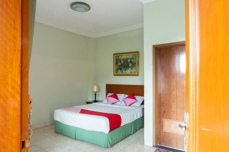 Hostal Oyo 701 Ardellia Hotel