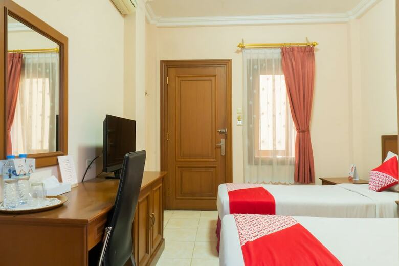 Hostal Oyo 701 Ardellia Hotel
