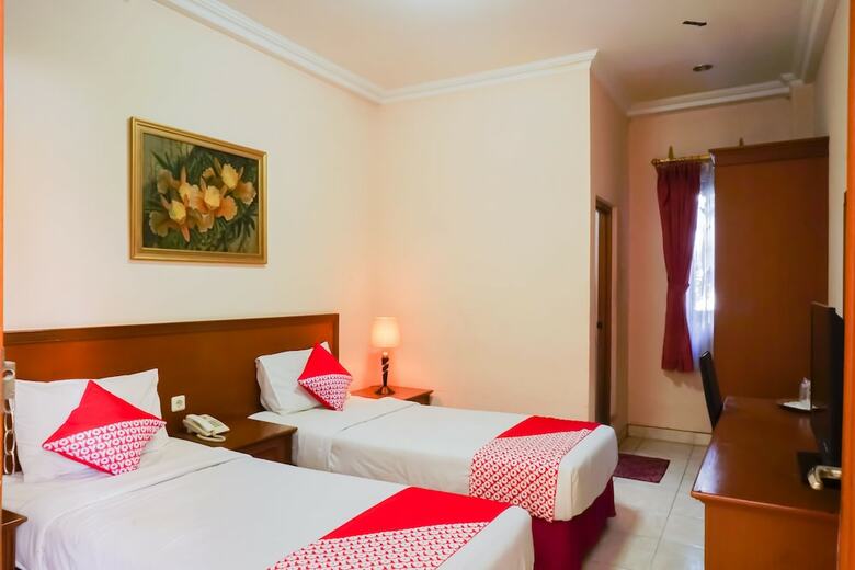 Hostal Oyo 701 Ardellia Hotel