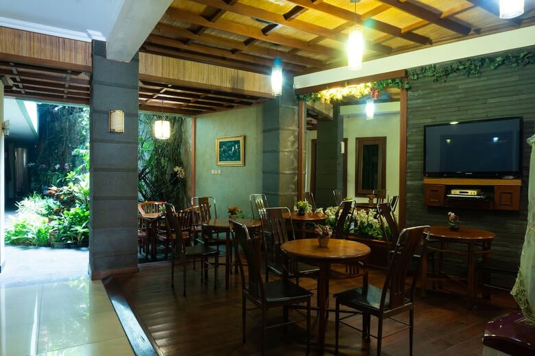 Hostal Oyo 701 Ardellia Hotel