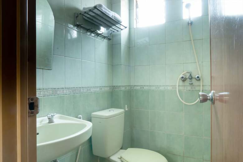 Hostal Oyo 701 Ardellia Hotel