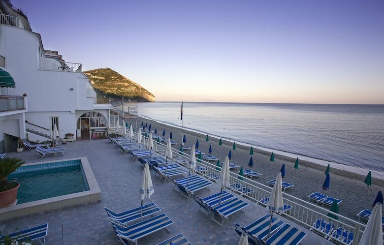 Hotel Vittorio Beach Resort