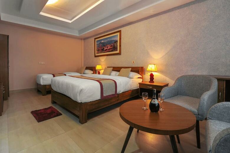 Hotel Seven Lakes Resort