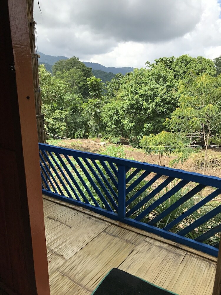 Bed & Breakfast Flores Joyful Retreat