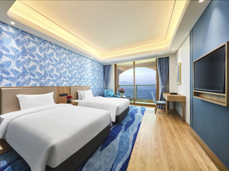 Aparthotel Emerald Bay Hotel Fuxian Lake