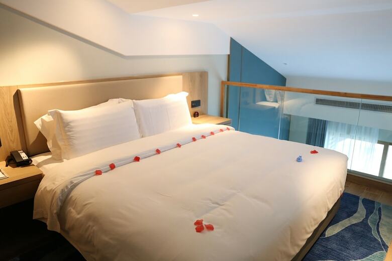 Aparthotel Emerald Bay Hotel Fuxian Lake