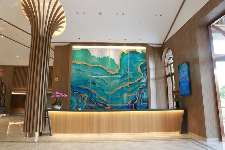 Aparthotel Emerald Bay Hotel Fuxian Lake