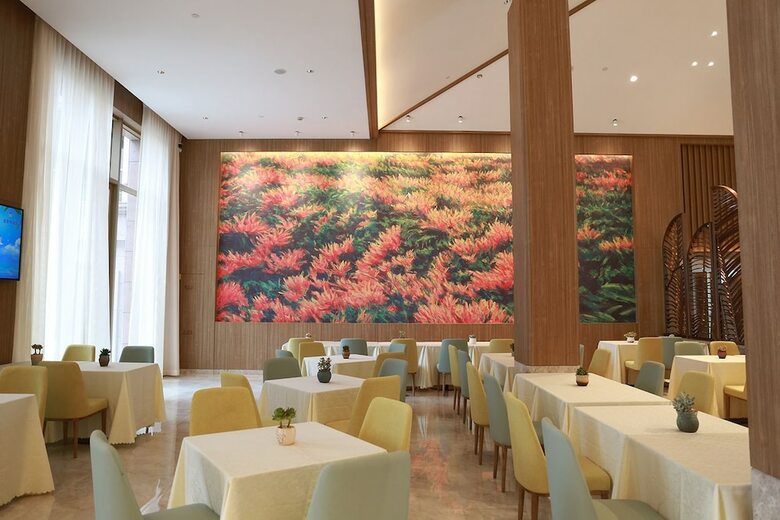 Aparthotel Emerald Bay Hotel Fuxian Lake