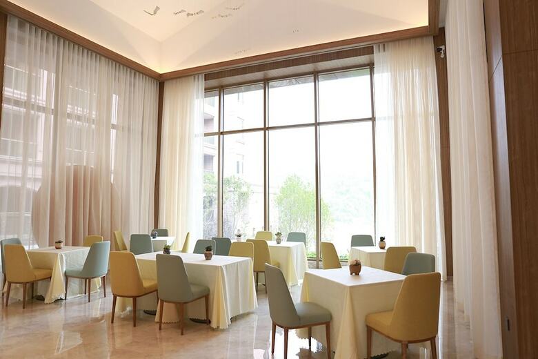 Aparthotel Emerald Bay Hotel Fuxian Lake